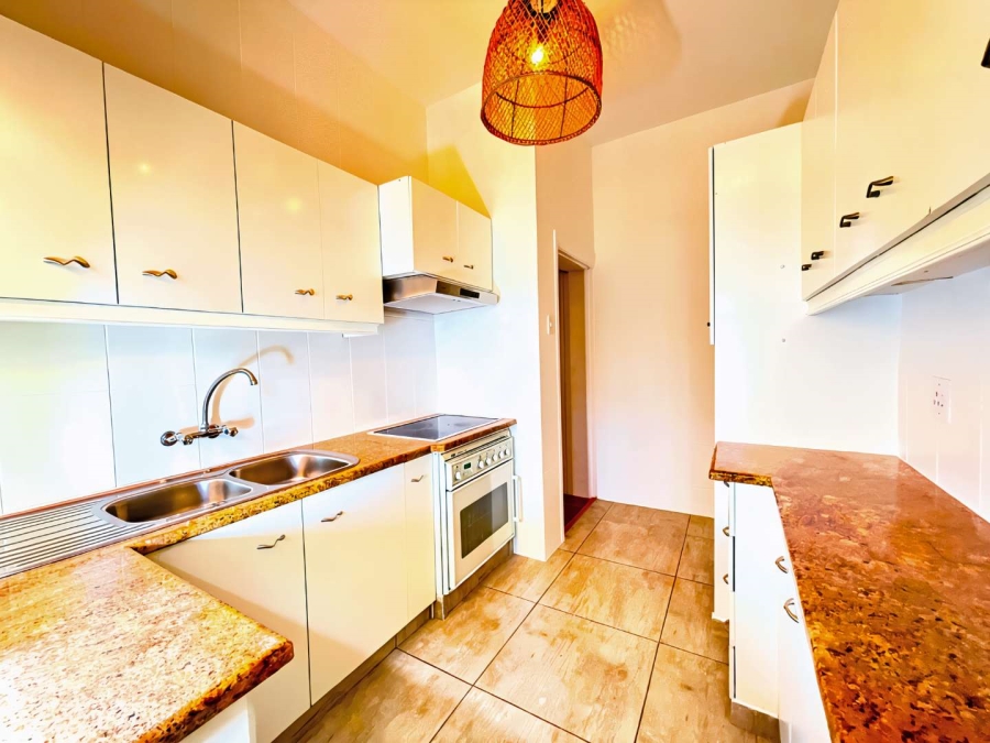 To Let 2 Bedroom Property for Rent in Vredehoek Western Cape